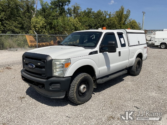 (Verona, KY) 2013 Ford F-250 SD Extended-Cab Pickup Truck Runs & Moves) (Corrosion