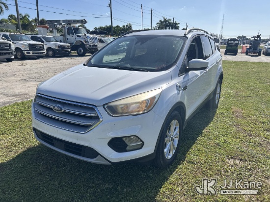 (Riviera Beach, FL) 2018 Ford Escape SE FWD 4-Door Sport Utility Vehicle Runs & Moves) (Engine Perfo