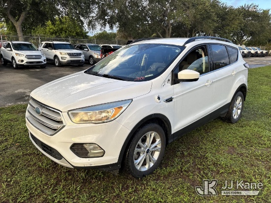 (Riviera Beach, FL) 2018 Ford Escape SE FWD 4-Door Sport Utility Vehicle Runs & Moves) (FL Residents