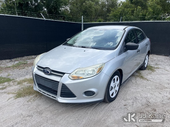 (Tampa, FL) 2013 Ford Focus 4-Door Sedan, State of Florida Unit Runs & Moves) (Dash Warning Indicato