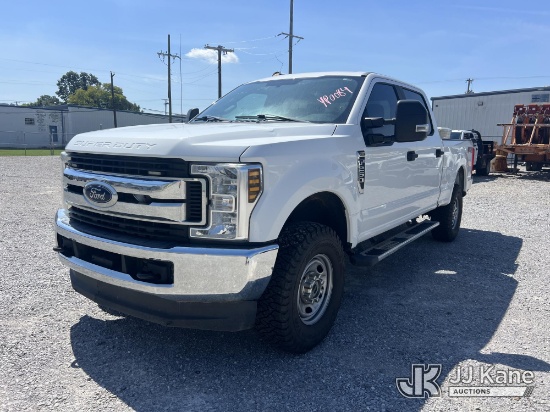 (Chattanooga, TN) 2019 Ford F250 4x4 Crew-Cab Pickup Truck Runs & Moves) (Missing Tailgate