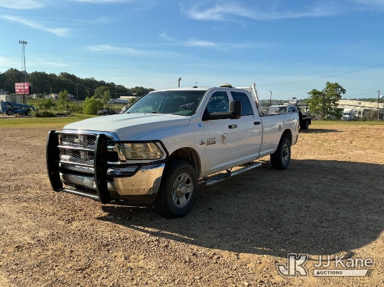(Byram, MS) 2018 RAM 3500 Crew-Cab Pickup Truck Runs & Moves) (Dash Warning Indicators On, Windshiel