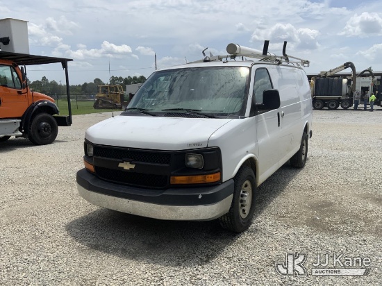 (Blackshear, GA) 2014 Chevrolet Express G2500 Cargo Van Runs & Moves) (Dash Warning Indicators On