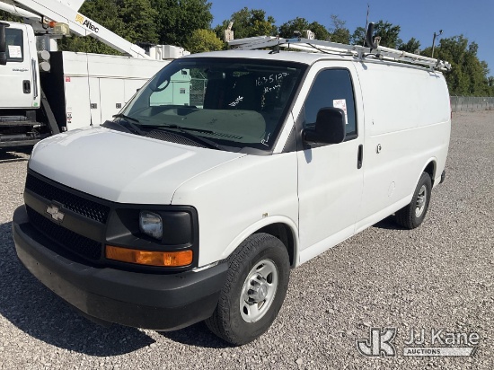 (Verona, KY) 2015 Chevrolet Express G2500 Cargo Van Runs & Moves) (Strong Oder
