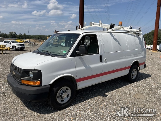 (Chester, VA) 2011 Chevrolet Express 2500 Cargo Van Runs & Moves) (Windshield Defect