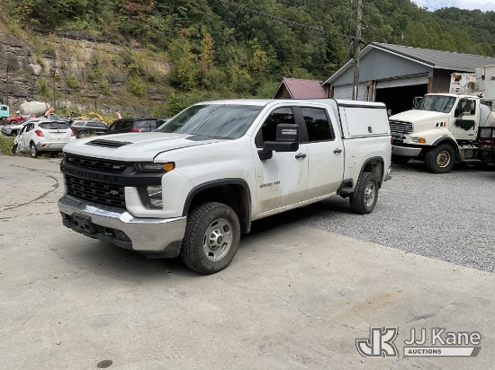 (Hanover, WV) 2021 Chevrolet Silverado 2500HD Crew-Cab Pickup Truck Runs & Moves) (Seller States: En