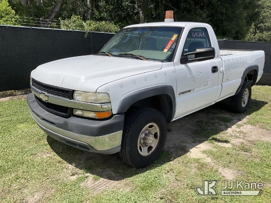 (Tampa, FL) 2002 Chevrolet Silverado 2500HD Pickup Truck Runs & Moves