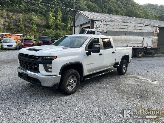 (Hanover, WV) 2021 Chevrolet Silverado 2500HD Crew-Cab Pickup Truck Runs & Moves