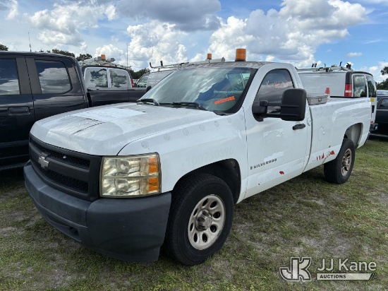 (Tampa, FL) 2007 Chevrolet Silverado 1500 Pickup Truck Runs & Moves) (Windshield Deficiencies) (FL R