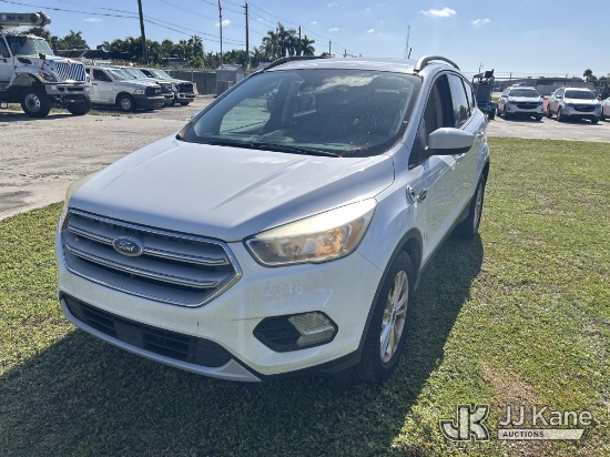 (Riviera Beach, FL) 2018 Ford Escape SE FWD 4-Door Sport Utility Vehicle Runs & Moves) (FL Residents