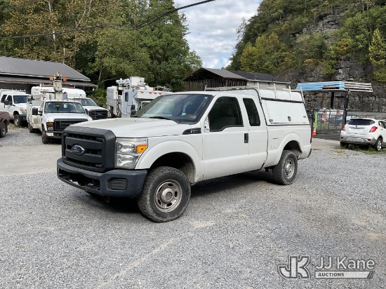 (Hanover, WV) 2015 Ford F250 4x4 Extended-Cab Pickup Truck Runs & Moves) (Dash Warning Indicators On