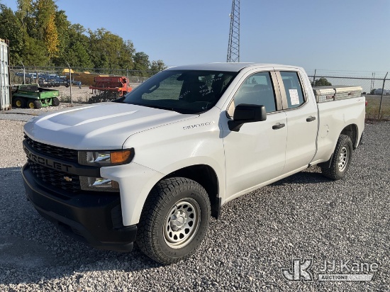 (Verona, KY) 2020 Chevrolet Silverado 1500 4x4 Extended-Cab Pickup Truck Runs & Moves) (Transmission
