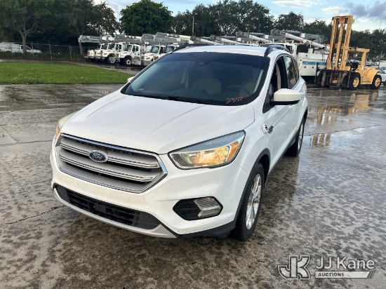 (Riviera Beach, FL) 2018 Ford Escape SE FWD 4-Door Sport Utility Vehicle Runs & Moves) (Engine Perfo
