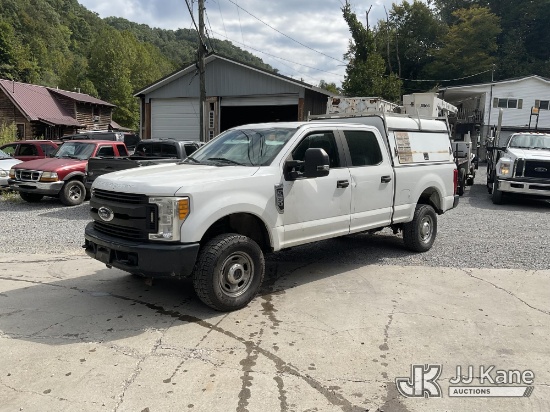 (Hanover, WV) 2017 Ford F-250 SD Crew-Cab Pickup Truck Runs & Moves) (Dash Warning Indicators On) (S