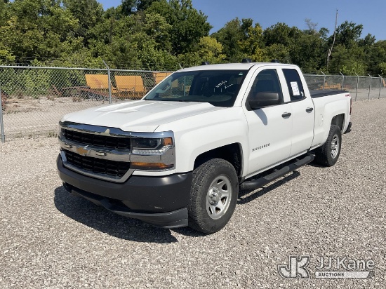 (Verona, KY) 2019 Chevrolet Silverado 1500 4x4 Extended-Cab Pickup Truck Duke Unit) (Runs & Moves