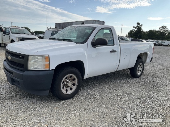 (Villa Rica, GA) 2011 Chevrolet Silverado 1500 Pickup Truck Runs & Moves