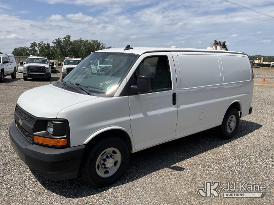 (Chester, VA) 2017 Chevrolet Express G2500 Cargo Van Runs & Moves