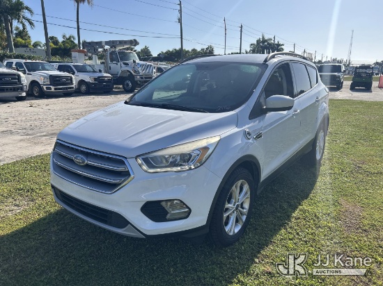 (Riviera Beach, FL) 2017 Ford Escape SE FWD 4-Door Sport Utility Vehicle Runs & Moves) (Engine Perfo