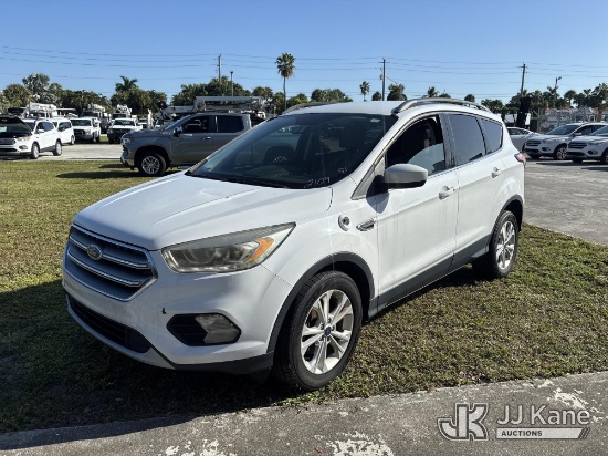 (Riviera Beach, FL) 2017 Ford Escape SE FWD 4-Door Sport Utility Vehicle Runs & Moves) (FL Residents