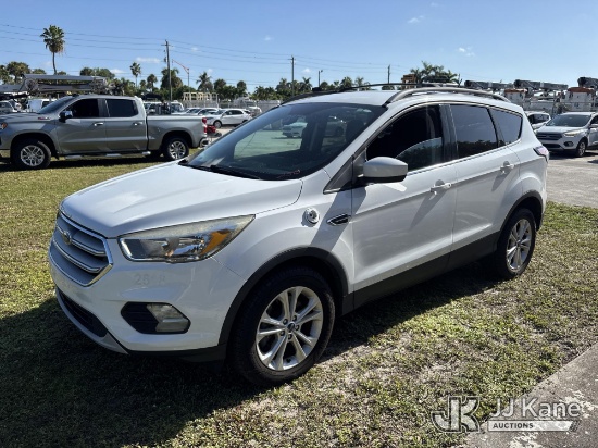 (Riviera Beach, FL) 2018 Ford Escape 4x4 SE 4-Door Sport Utility Vehicle Runs & Moves) (Engine Perfo