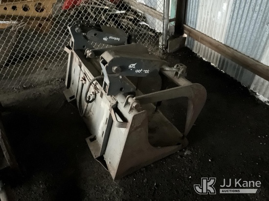 (Louisville, KY) Bobcat Skid Steer Grapple Bucket