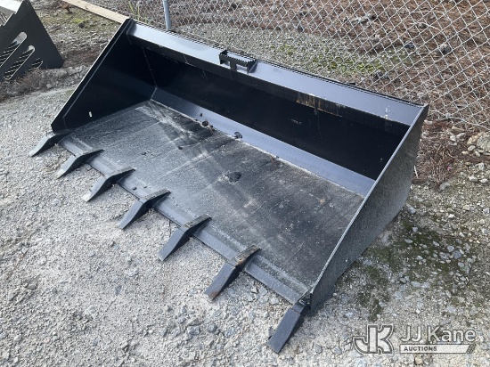 (Villa Rica, GA) 72 inch skid steer loading bucket NOTE: This unit is being sold AS IS/WHERE IS via