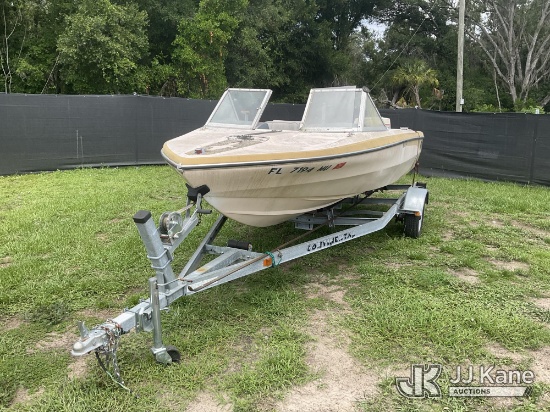 (Tampa, FL) 1972 AQA Glastron 16 Foot Side Console Boat Condition Unknown) (FL Residents Purchasing