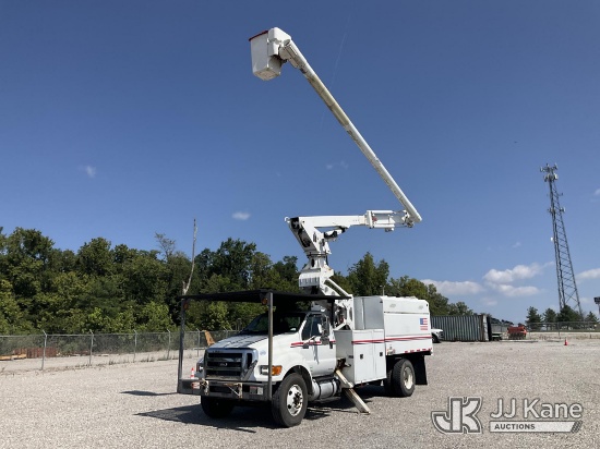 (Verona, KY) Altec LR760-E70, Over-Center Elevator Bucket Truck mounted behind cab on 2015 Ford F-75