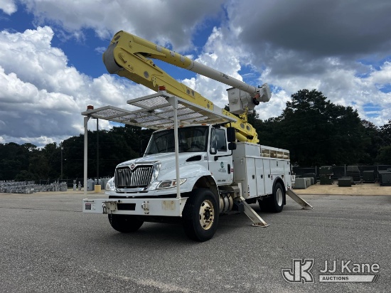 (Troy, AL) Altec AA55E, Material Handling Bucket Truck rear mounted on 2017 International DuraStar 4