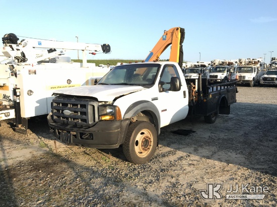 (Mount Airy, NC) Effer 62/3S, Hydraulic Knuckle Boom Crane mounted behind cab on 2007 Ford F-550 Fla