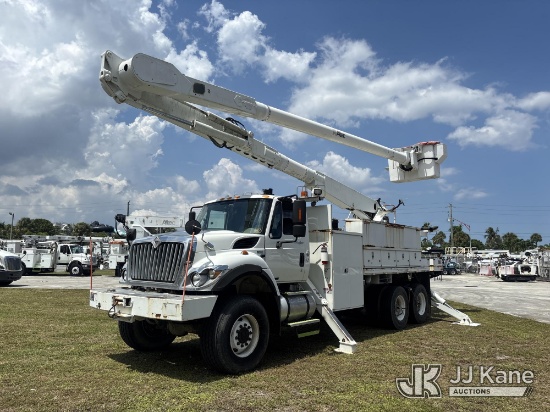 (Riviera Beach, FL) Altec AM900, Bucket Truck rear mounted on 2012 International 7400 6x6 T/A Flatbe