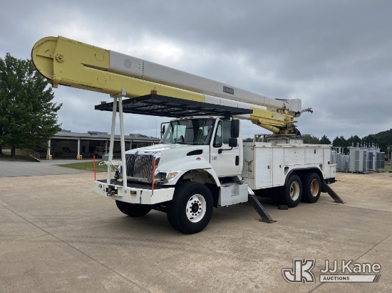 (Monroe, GA) HiRanger 6H-60, Material Handling Bucket Truck rear mounted on 2006 International 7400