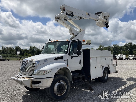 (Verona, KY) Altec TA41S, Articulating & Telescopic Bucket Truck mounted behind cab on 2014 Internat