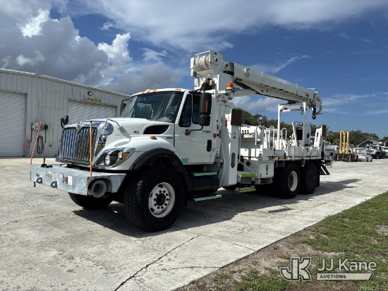 (Riviera Beach, FL) Altec D4050-TB, Hydraulic Truck Crane mounted behind cab on 2011 International 7