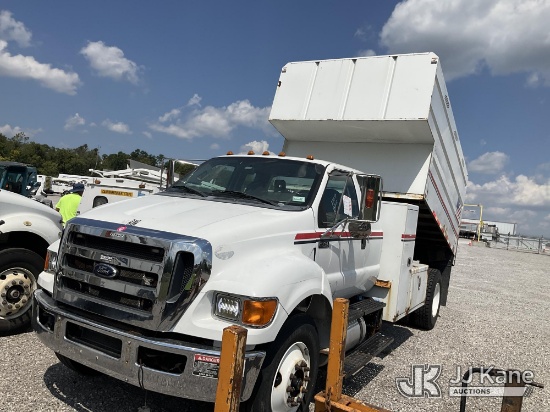 (Verona, KY) 2015 Ford F750 Extended-Cab Chipper Dump Truck Runs & Dump Operates) (Does Not Move, Tr