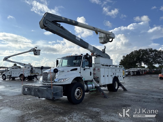 (Riviera Beach, FL) Altec AA55, Material Handling Bucket Truck rear mounted on 2014 International 73