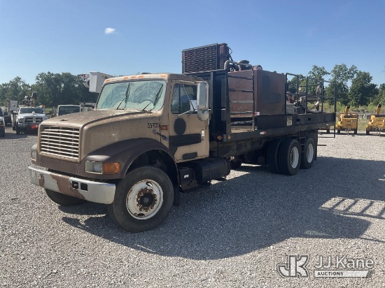 (Verona, KY) 1999 International 4900 T/A Flatbed Truck Runs & Moves