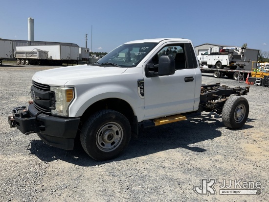 (China Grove, NC) 2017 Ford F350 4x4 Cab & Chassis Runs & Moves) (Dash Warning Indicators On