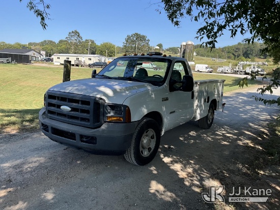 (Kodak, TN) 2005 Ford F-250 SD Service Truck Runs & Moves) (Dash Warning Indicators On