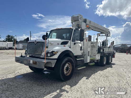 (Riviera Beach, FL) Altec D4050 TB, Hydraulic Truck Crane mounted behind cab on 2011 International 7