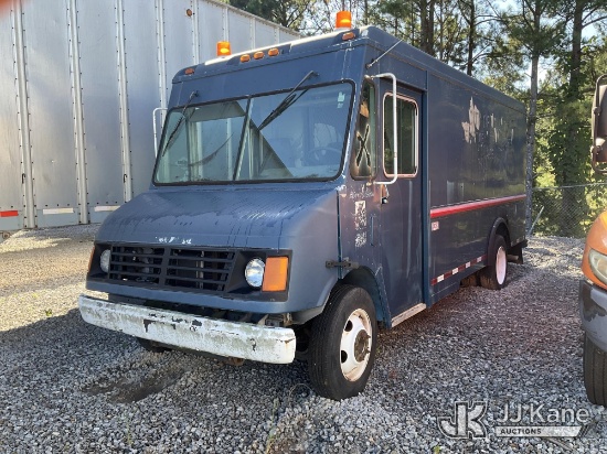(Villa Rica, GA) 2005 Workhorse P42 Step Van Not Running, Condition Unknown) (Engine Components Miss