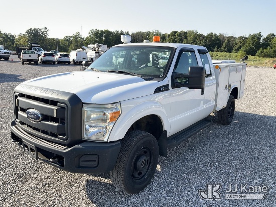 (Verona, KY) 2013 Ford F-250 SD Extended-Cab Enclosed Service Truck Runs & Moves) (Corrosion