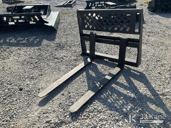(Villa Rica, GA) Skid Steer Bale Spear NOTE: This unit is being sold AS IS/WHERE IS via Timed Auctio