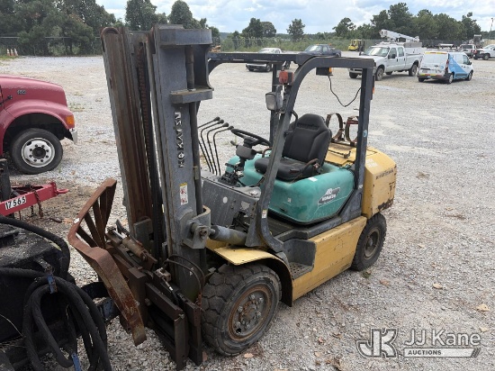 (Villa Rica, GA) Komatsu FG40ZT-8 Rubber Tired Forklift Not Running, Condition Unknown, Major Compon