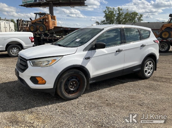 (South Beloit, IL) 2017 Ford Escape S FWD 4-Door Sport Utility Vehicle Runs & Moves)