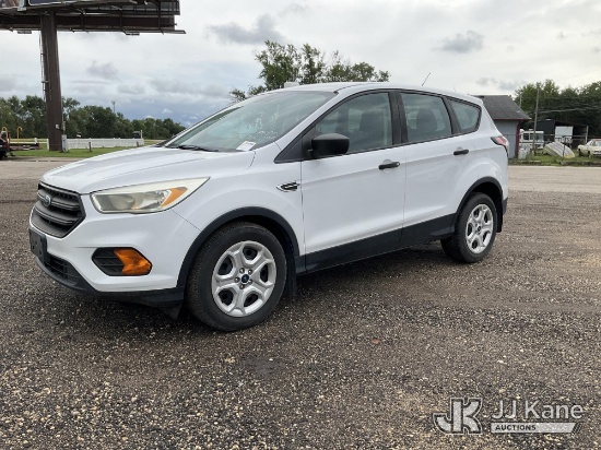 (South Beloit, IL) 2017 Ford Escape S FWD 4-Door Sport Utility Vehicle Runs & Moves) (Liftgate Does