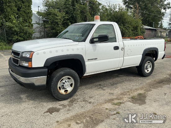 (South Beloit, IL) 2006 Chevrolet Silverado 2500HD Pickup Truck Runs, Does Not Move) (Collision Dama
