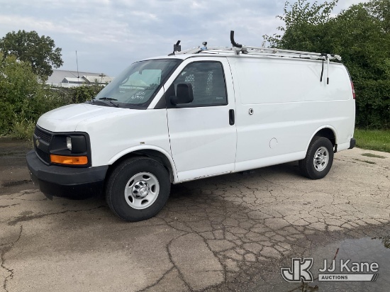 (South Beloit, IL) 2015 Chevrolet Express G2500 Cargo Van Runs & Moves