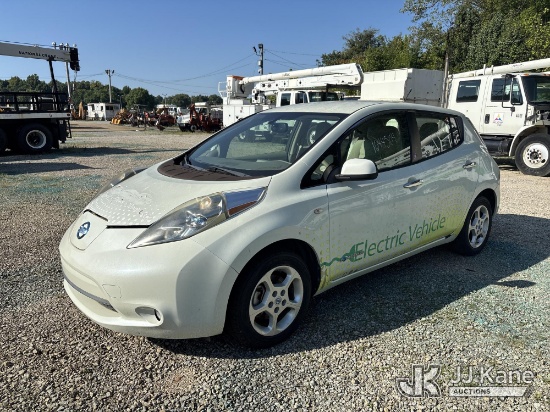 (Memphis, TN) 2011 Nissan LEAF 4-Door Plug-In Hybrid Sedan, Municipal Owned Runs & Moves) (Battery D
