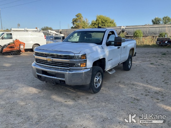 (Shakopee, MN) 2017 Chevrolet Silverado 2500HD 4x4 Pickup Truck Runs & Moves